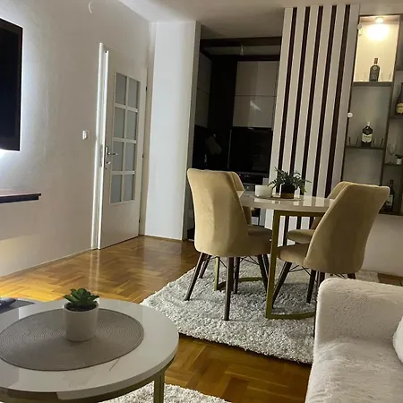 Saric Luxapartman Apartman *